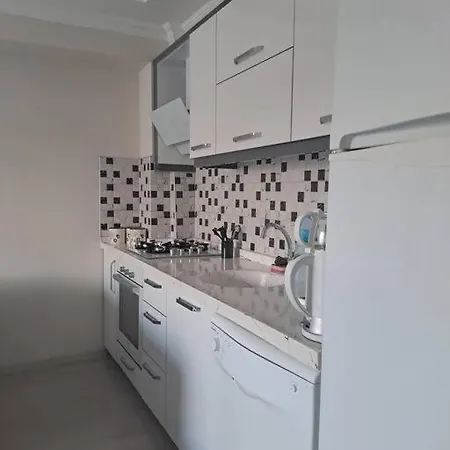 Apartment Havuz Olanagi Sunan Guezel Guezel Bir Daire
